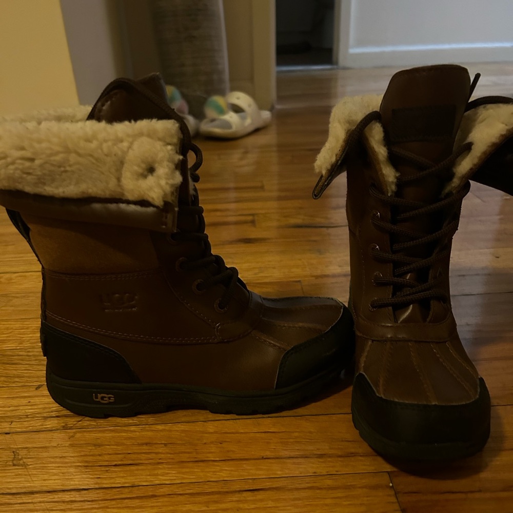 Ugg butte II size 3 Worchester color